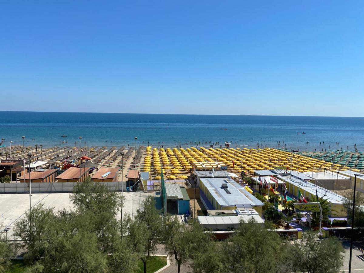 Hotel Nettuno Pesaro Esterno foto