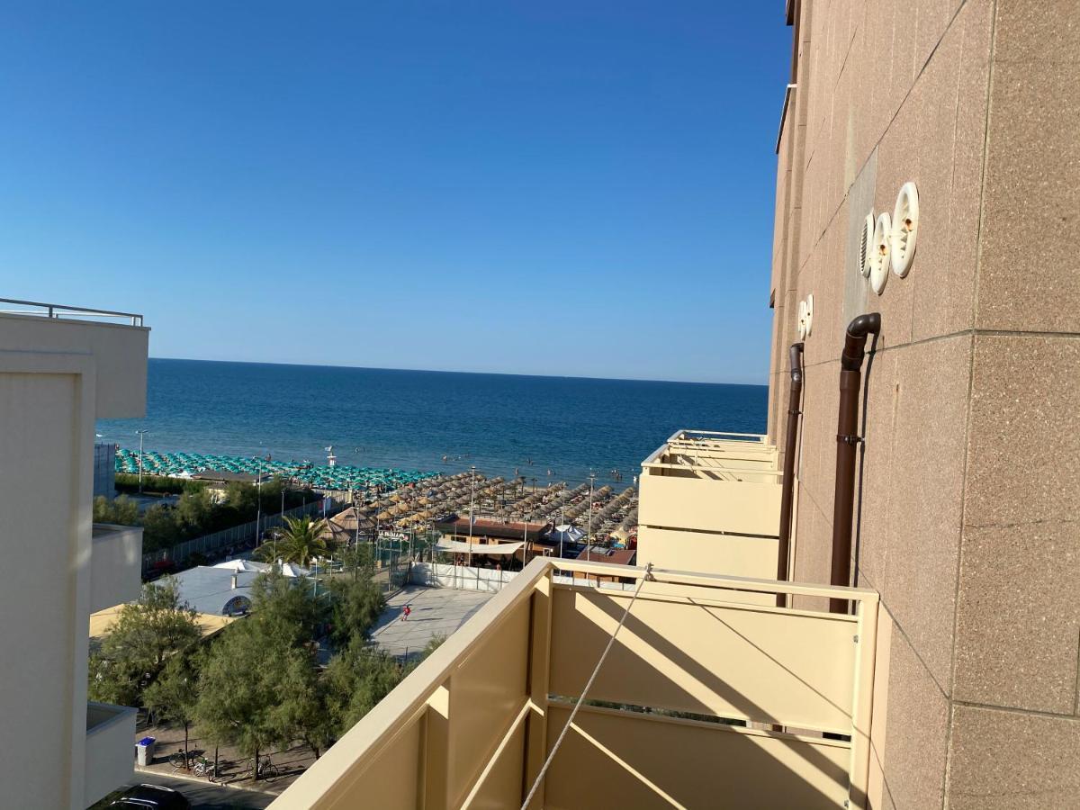 Hotel Nettuno Pesaro Esterno foto
