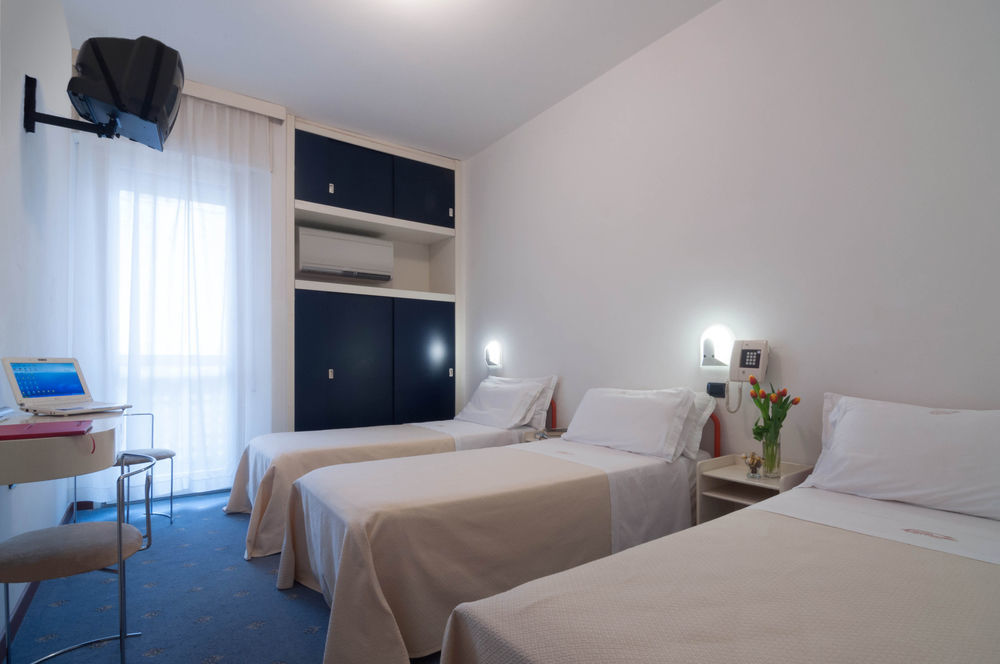 Hotel Nettuno Pesaro Esterno foto