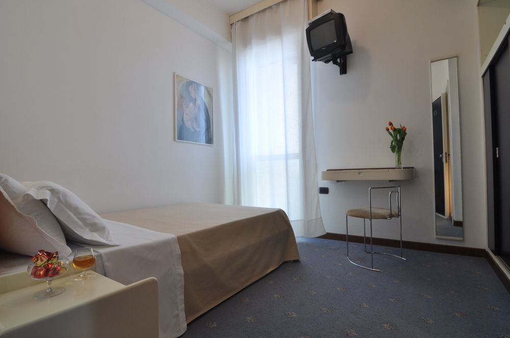 Hotel Nettuno Pesaro Esterno foto