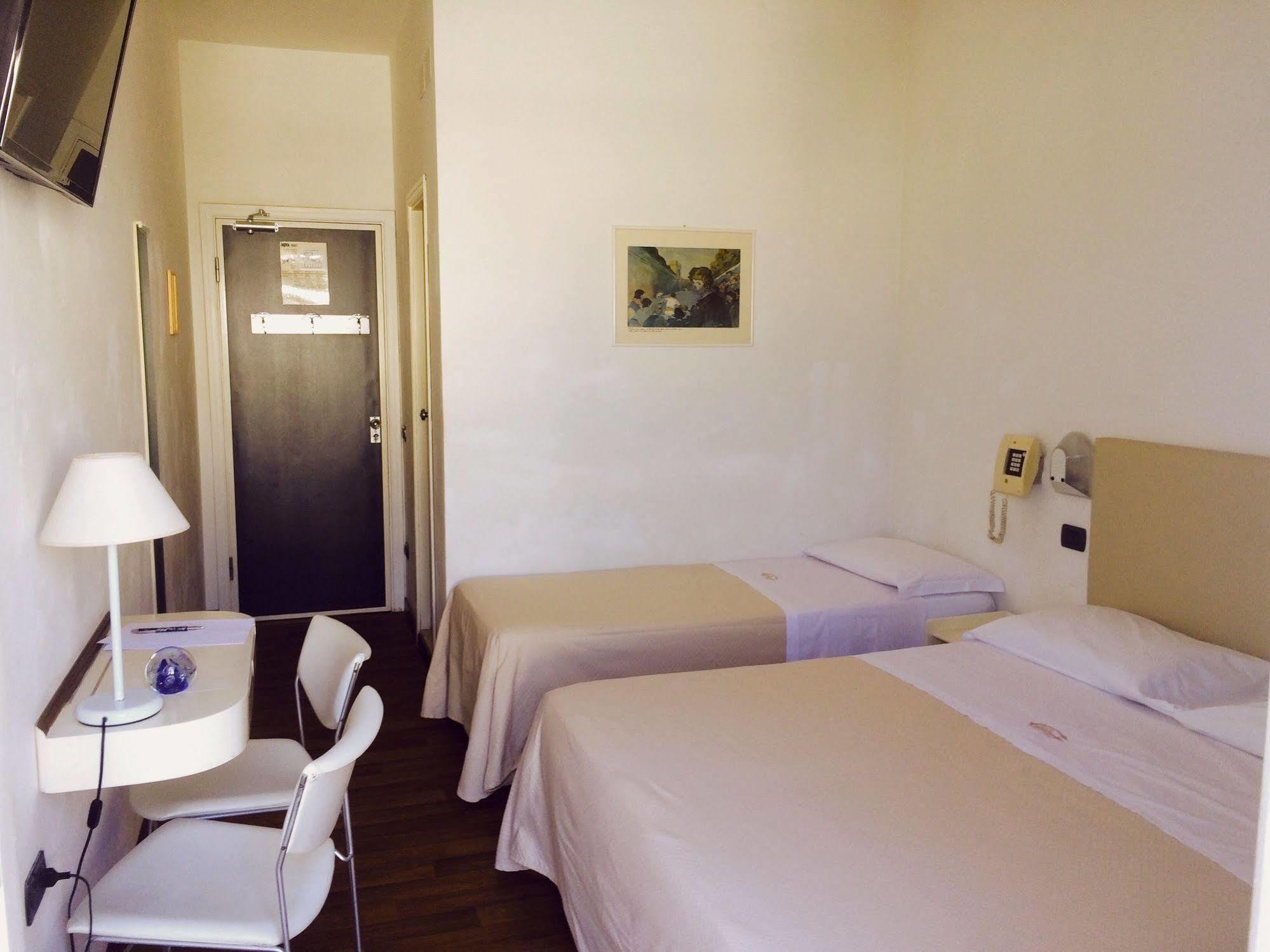 Hotel Nettuno Pesaro Esterno foto