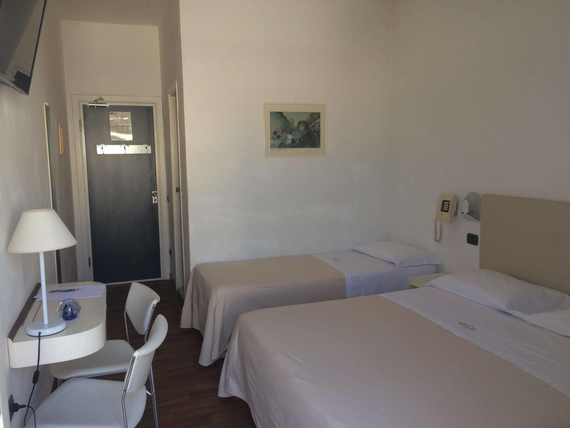 Hotel Nettuno Pesaro Esterno foto
