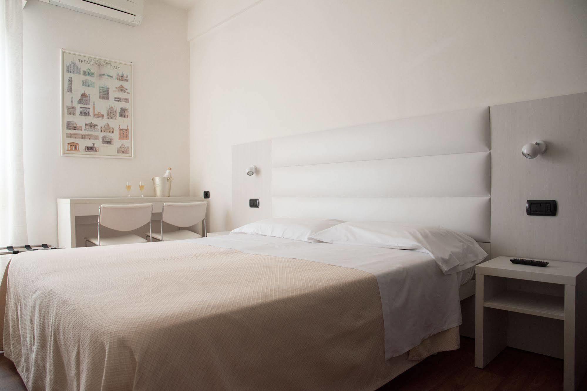 Hotel Nettuno Pesaro Esterno foto
