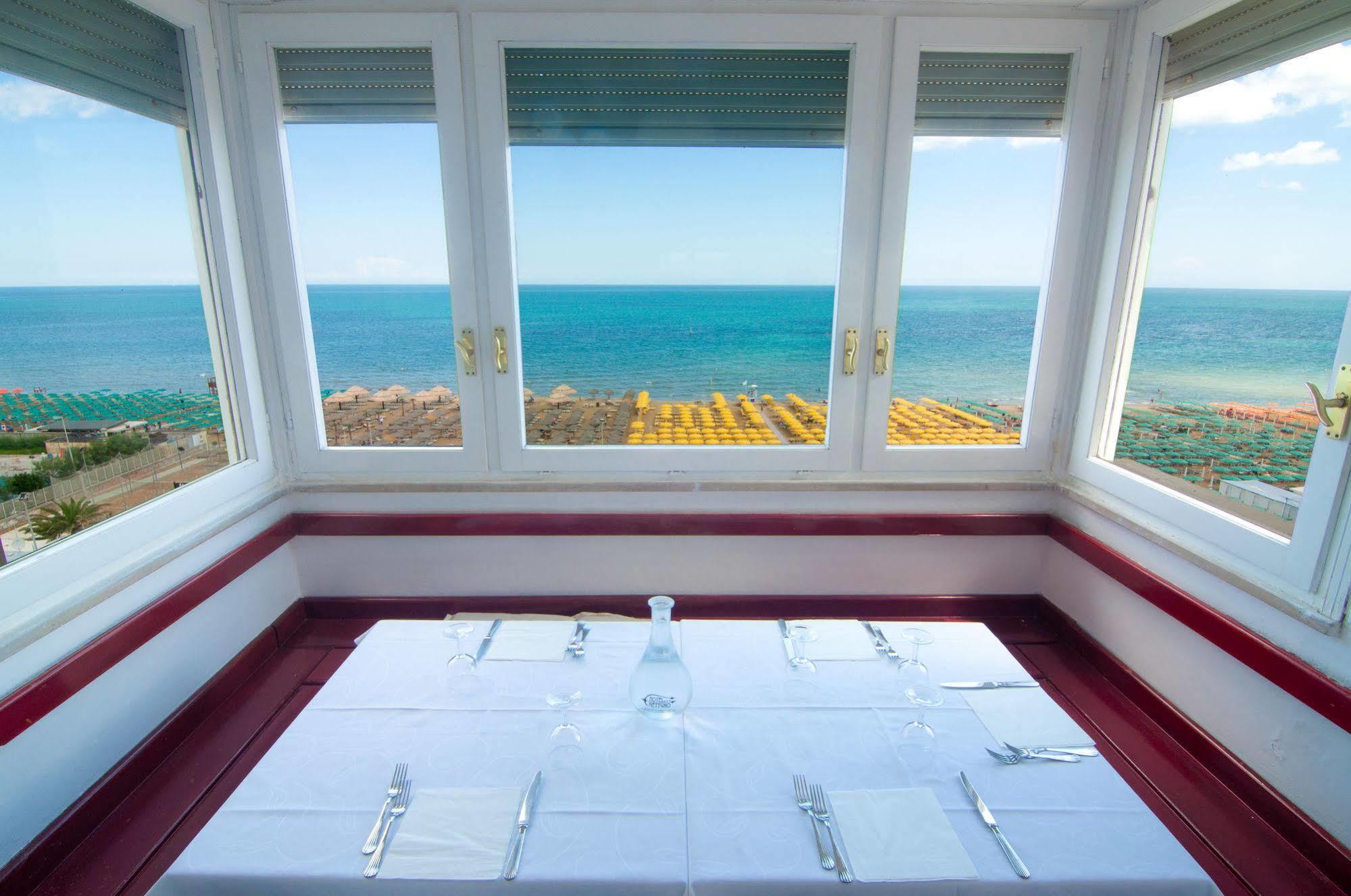 Hotel Nettuno Pesaro Esterno foto
