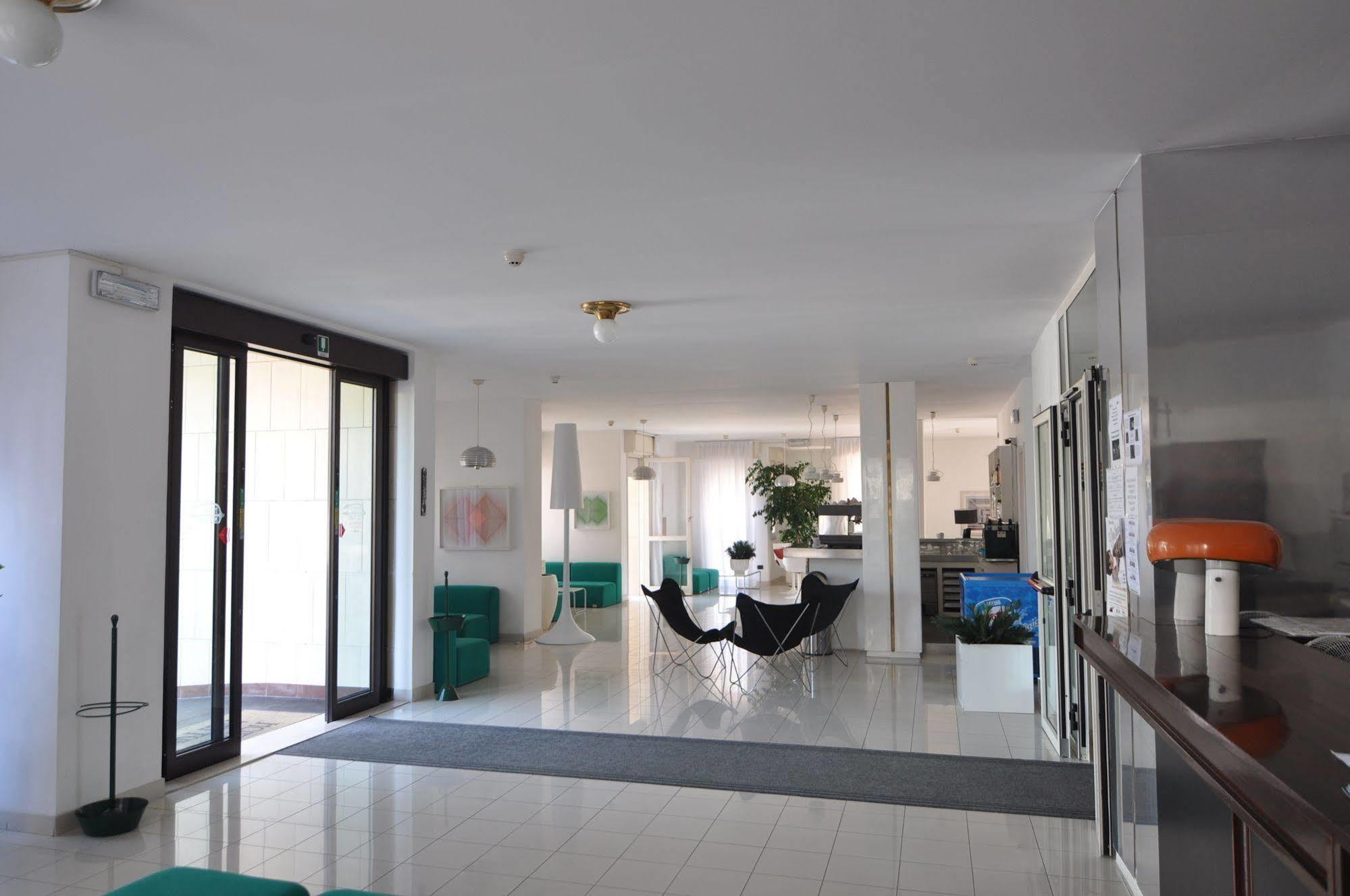 Hotel Nettuno Pesaro Esterno foto