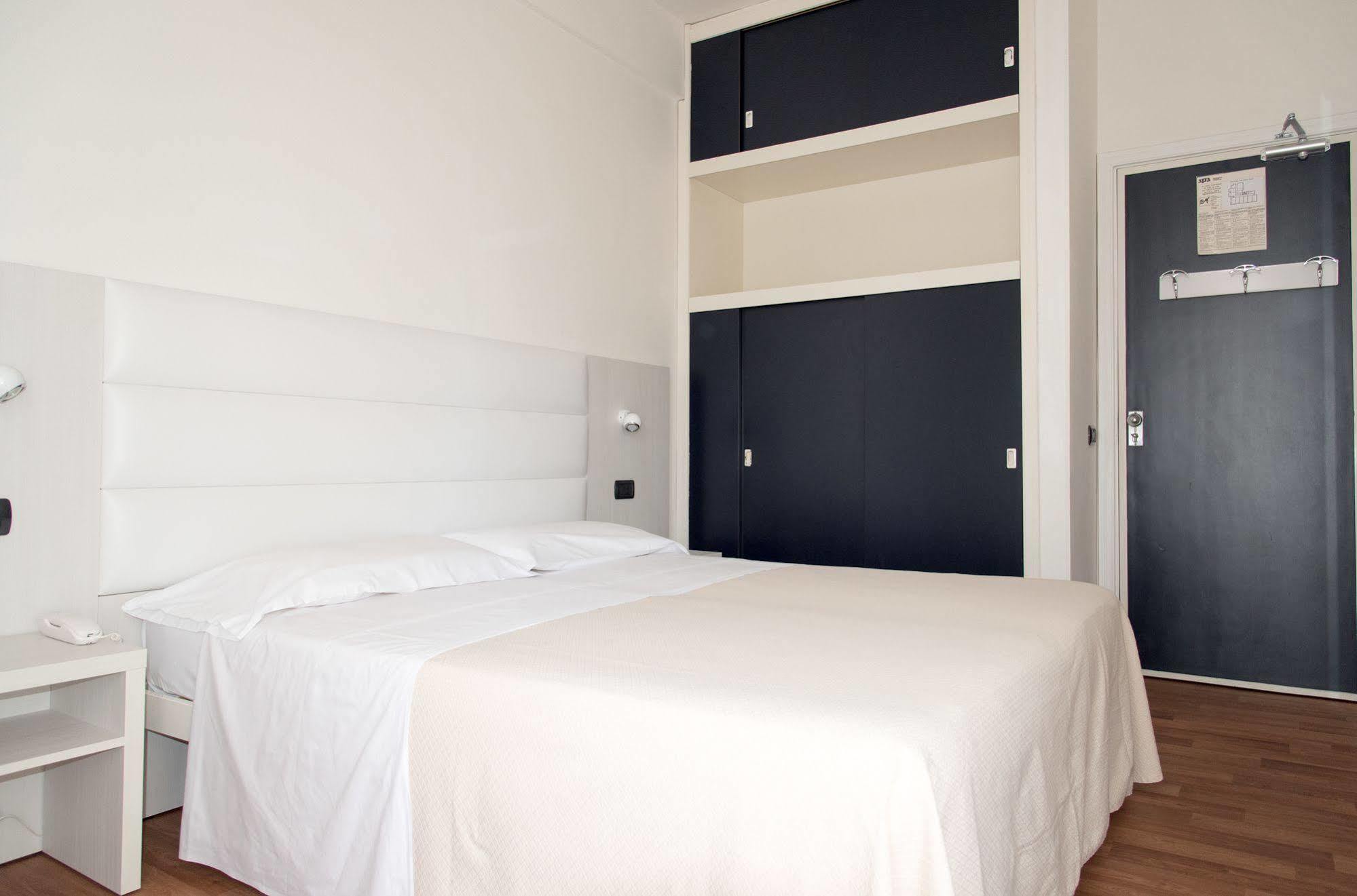 Hotel Nettuno Pesaro Esterno foto