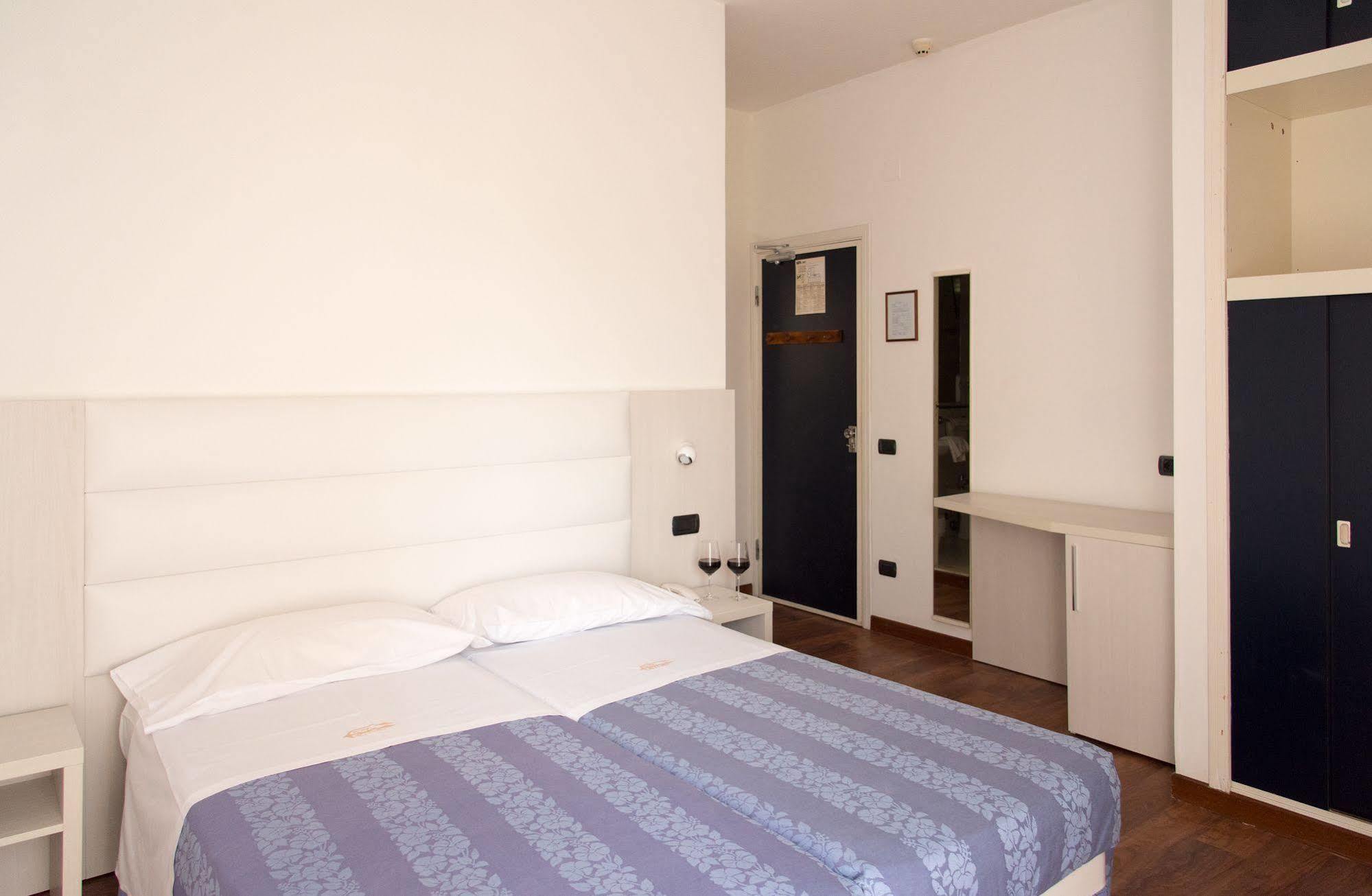 Hotel Nettuno Pesaro Esterno foto