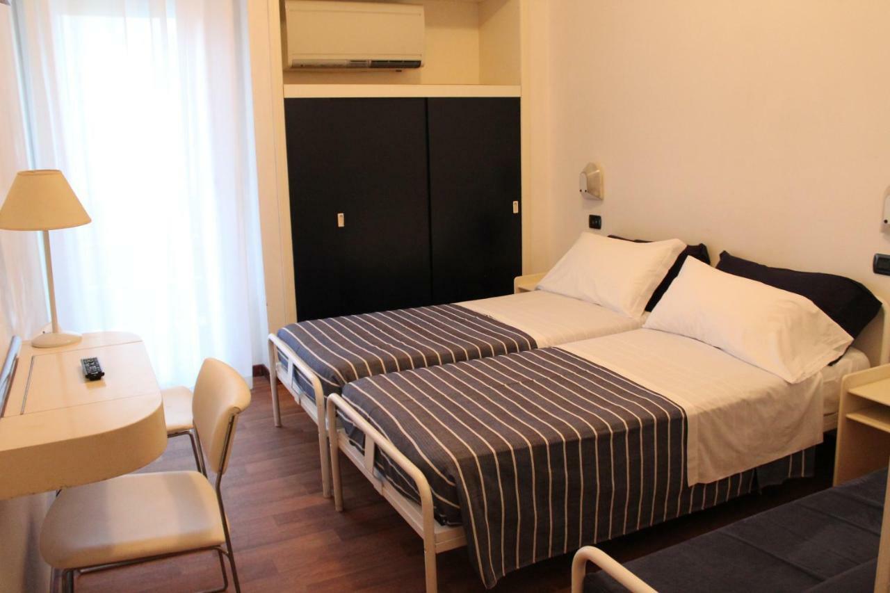 Hotel Nettuno Pesaro Esterno foto